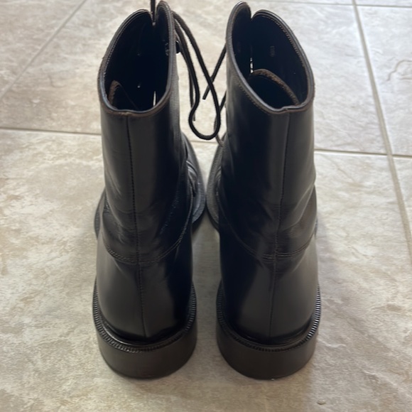 Lace up boot! - Picture 3 of 4